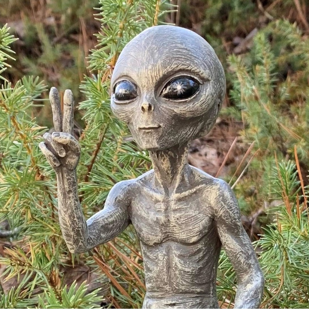 Silver Alien Figurine Shelf Sitter - Set of 3 - Picture 4 of 7